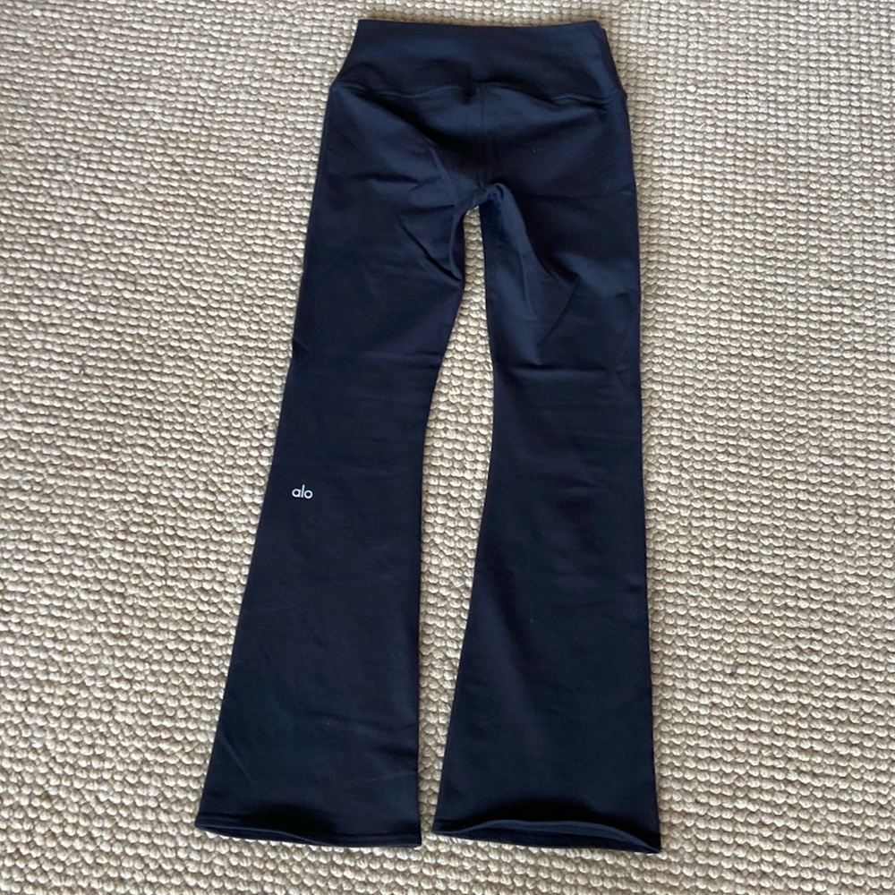 Alo black boocut legging. Size M.
